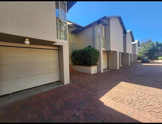 3 BEDROOM PROPERTY TO RENT IN MUCKLENEUK